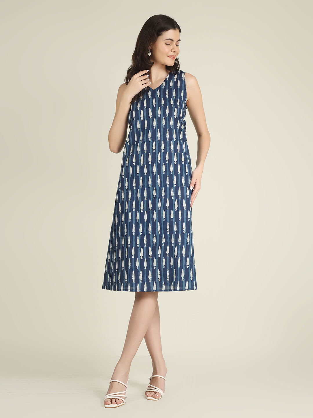 Blue Prined Sleeveless V-Neck A-Line Cotton Dress