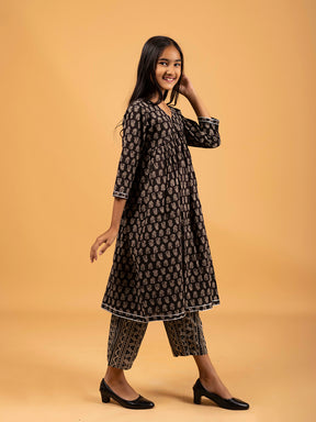 Kids Black Printed Alia Cut Cotton Kurta Set