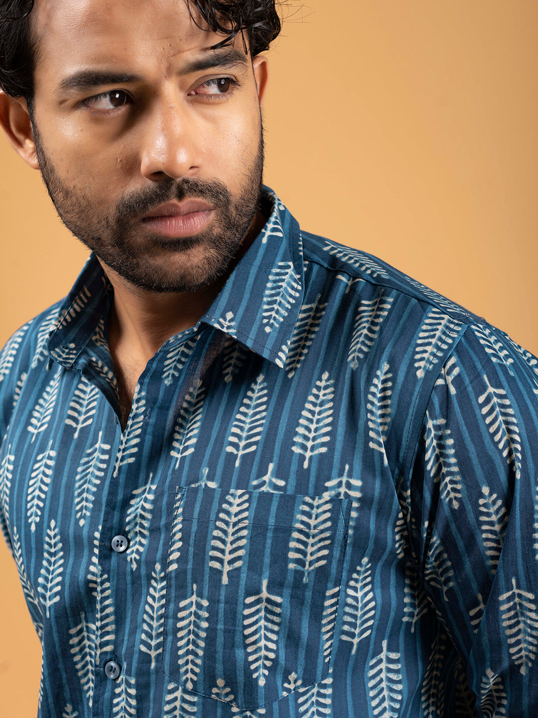 Mens Blue Printed Full-Sleeve Cotton Shirt